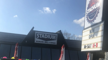 Stadium-burgers, Bbq And Wings food