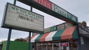 Italian Pizza Pub outside