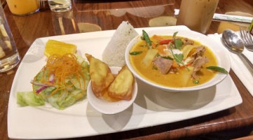 Mai Thai Cuisine food