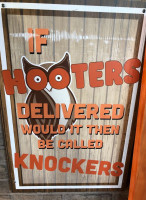 Hooters food