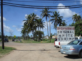 Giovanni's Shrimp Truck outside