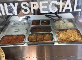 Molly's Deli food