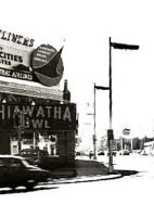 Tuttle's Eat Bowl Play outside