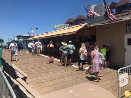 Eric's On The Pier food