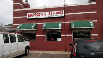 Marscotti's Pizza outside