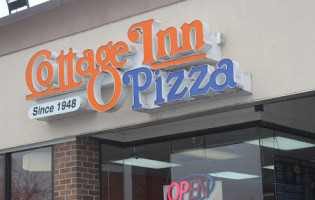 Cottage Inn Pizza food