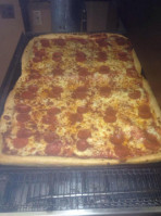 Italo's Pizza food