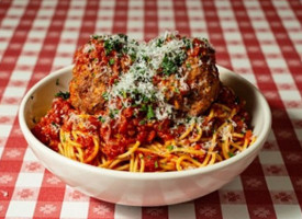 Buca Di Beppo Italian food