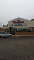 Mary Ann Donuts (hills Dales) outside