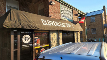 Cloverleaf Pub outside