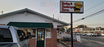 Hot Dog And Hamburger Haven outside