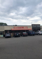 Snuffy's Malt Shop outside