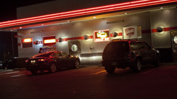 Swensons Drive-in outside