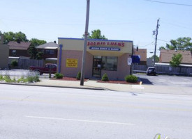 Jackie Chen's Asian Diner outside