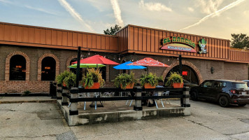 El Rancho outside