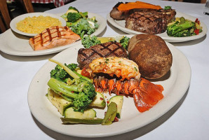 Harry's Steakhouse food