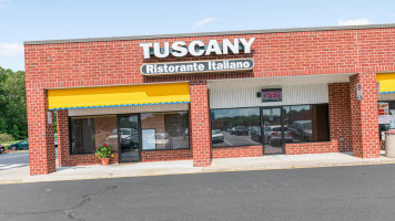 Tuscany Italiano outside