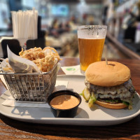 Wahlburgers food