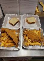 Hooks Catfish Kitchen food