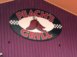 Peach's Grill food