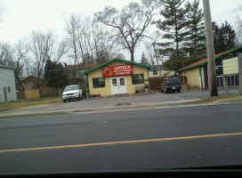 Azteca Pizza Taqueria outside