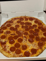 Troni Brothers Pizza food