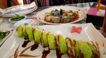 Sushi House food