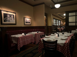 Maggiano's Little Italy food