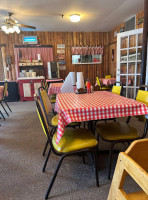 Smoke Shack Bar-b-q Restaurant inside