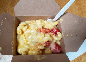 Mmmac N' Cheese food