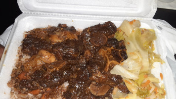 Caribbean Vybz Grille food