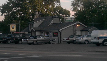 O'leary's Pub Grub outside