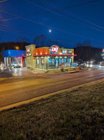 Dairy Queen Grill Chill outside