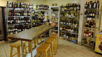 Gitta's Table And Wine Shop food