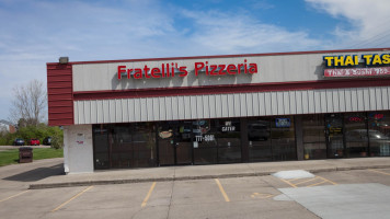 Fratelli's Pizzeria outside