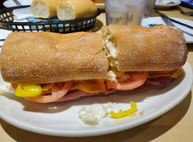 Avanti's East Peoria food