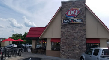 Dairy Queen Grill Chill outside