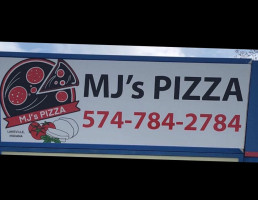 Mj’s Pizza food