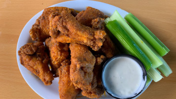 Massey's Pizza Sports Wings food