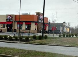 Dairy Queen Grill Chill outside