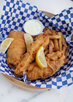 Pelican's Roost Fish Chips food