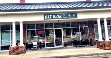 C & T Wok outside