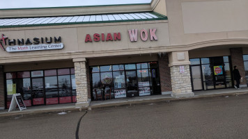 Chan's Asian Wok food