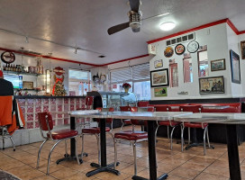 Tio’s Diner inside