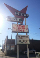 Tio’s Diner outside