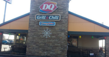 Dairy Queen Grill Chill outside