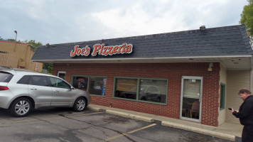 Joe's Pizzeria inside