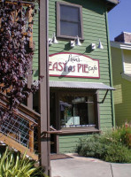 Linn's Easy As Pie Cafe food