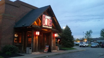 Smokey Bones Columbus outside