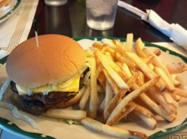 Dog Tracks Diner food